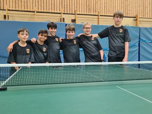 TVBV Tischtennis 2. Jugendmannschaft U15 von links mit Matthis, Maxi, Levi Fynn, Finn und Elmar